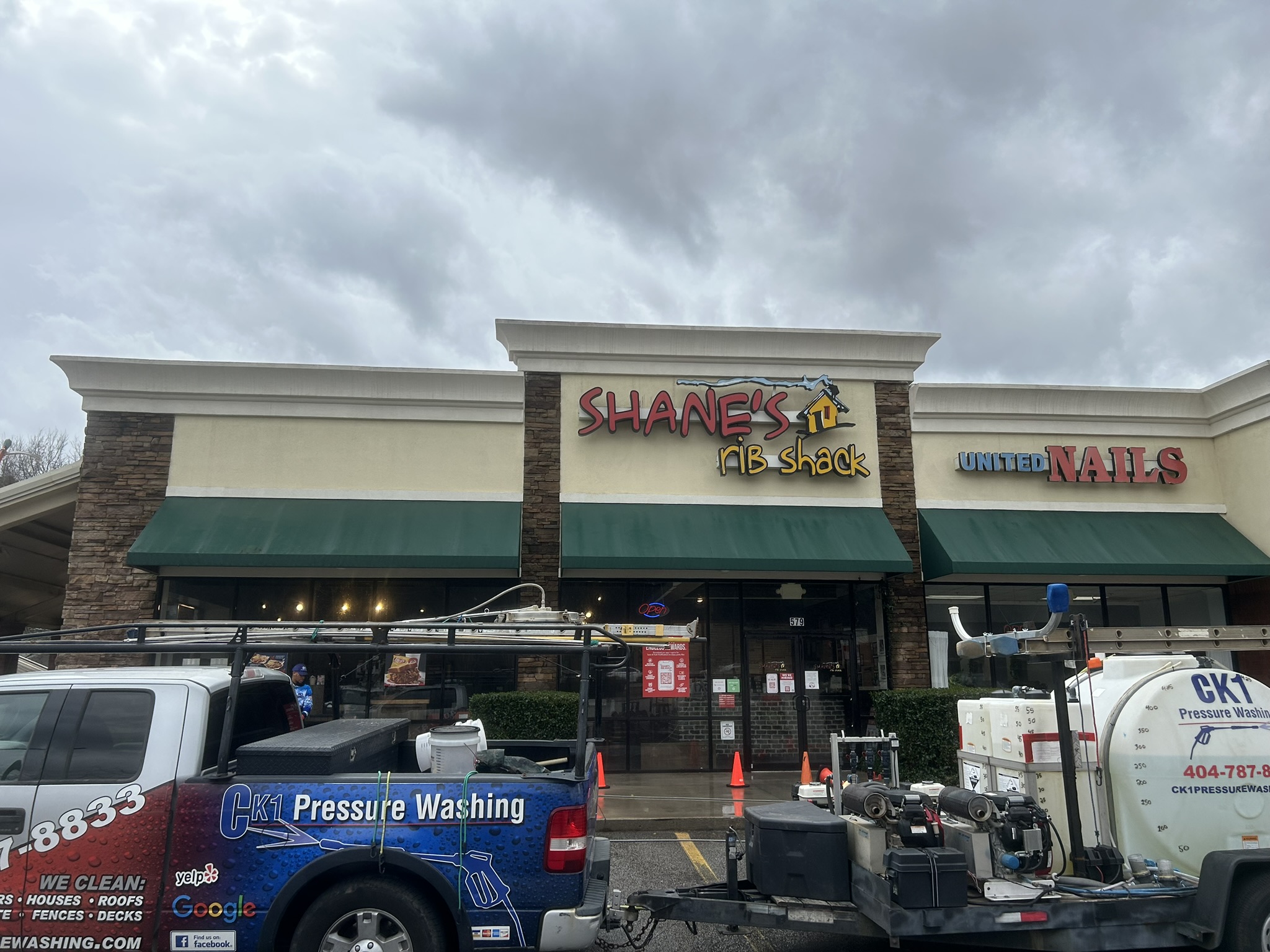 Quality Storefront Washing on Jonesboro Rd in McDonough, GA